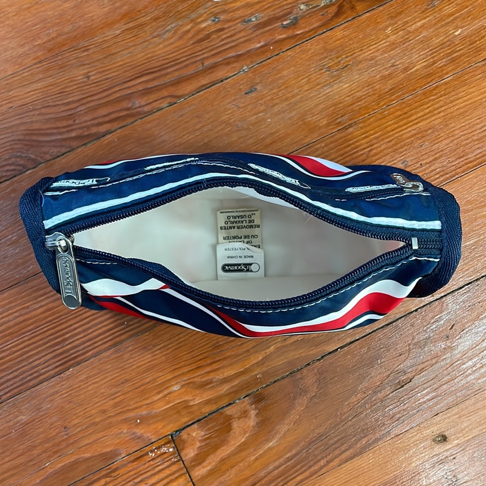 LeSportsac Cosmetic Case - Picture 4 of 4
